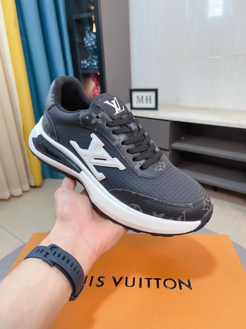 Men's shoes💰458🌸🌸【LV】Louis Vuitton🔍Top Purchasing Agency🇮🇹 Lu Street Fashion God's new sports shoes are coming and are on sale at the counter simultaneously. Original factory configuration, original cowhide fabric imported from Italy, high-quality embossed splicing complex process, sports fashionista, imported water-dyed sheepskin lining, sole: Wang Yuan factory specializes in original sole super comfortable, original factory follow-up goods 🔍🔍High quality, you can enter and leave the counter at will, welcome to compare and synchronize with the counter, code number 38-44, 45 customized